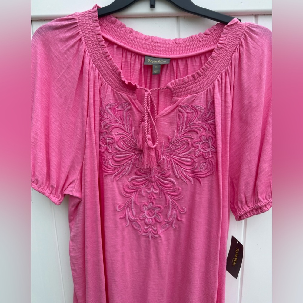 Style & Co Short Sleeve Top, Pink W/Embroidered Floral Pattern On Front.  3X NWT - Picture 4 of 6